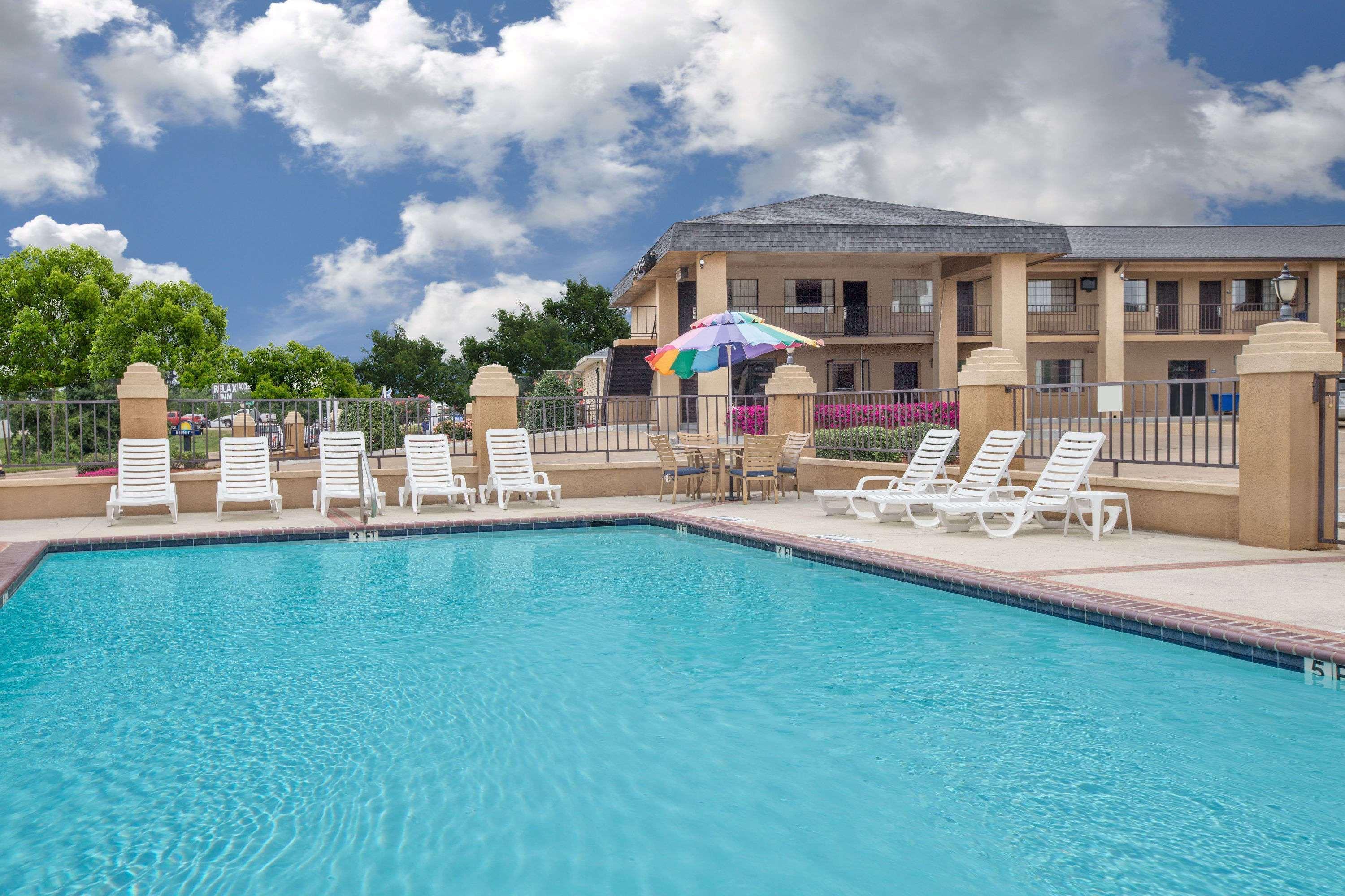 Days Inn By Wyndham Ruston La Exterior foto